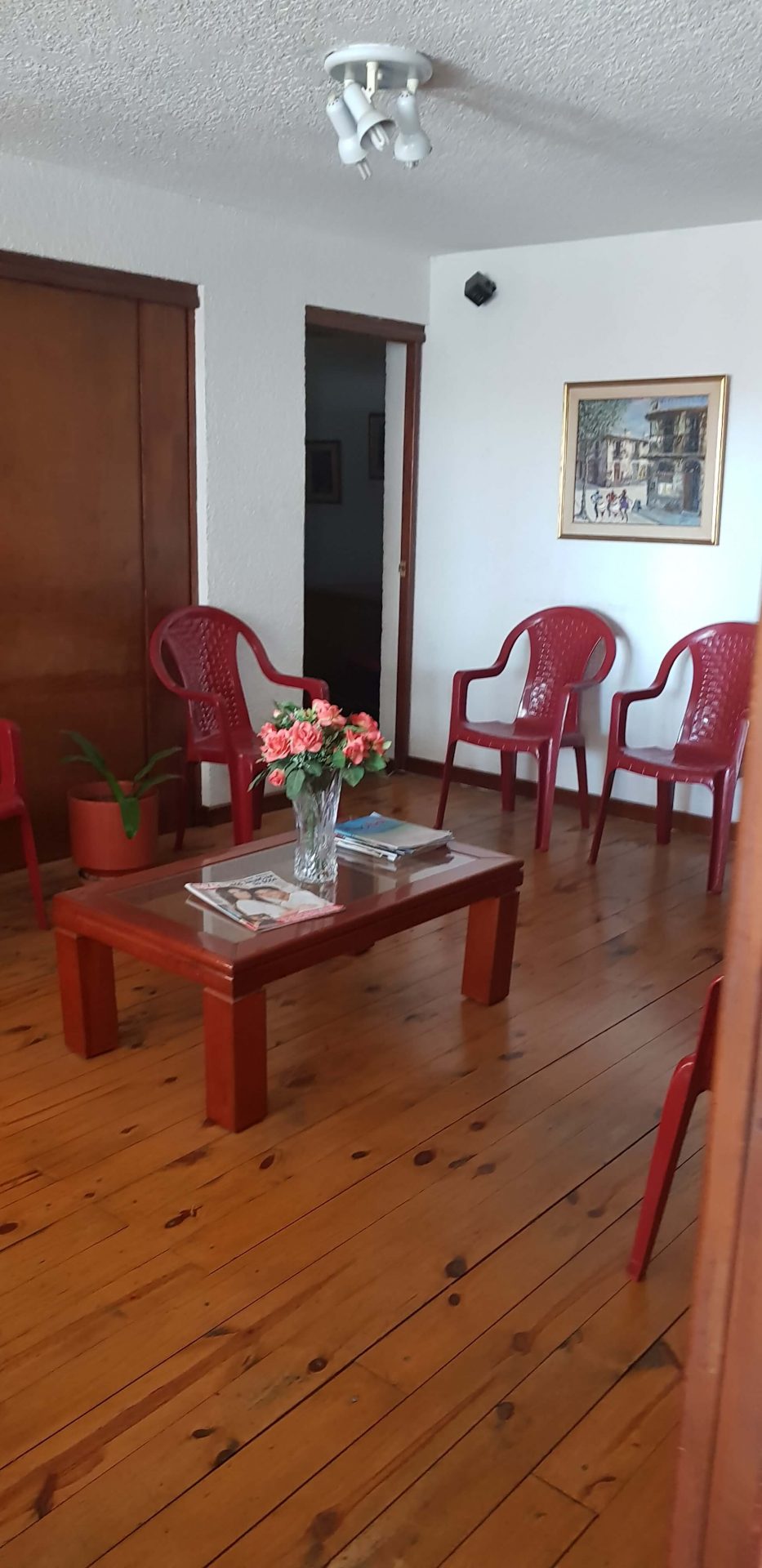 ALQUILO APARTAMENTO CON 7 OFICINAS EQUIPADAS ALQUILO APARTAMENTO CON 7 OFICINAS EQUIPADAS