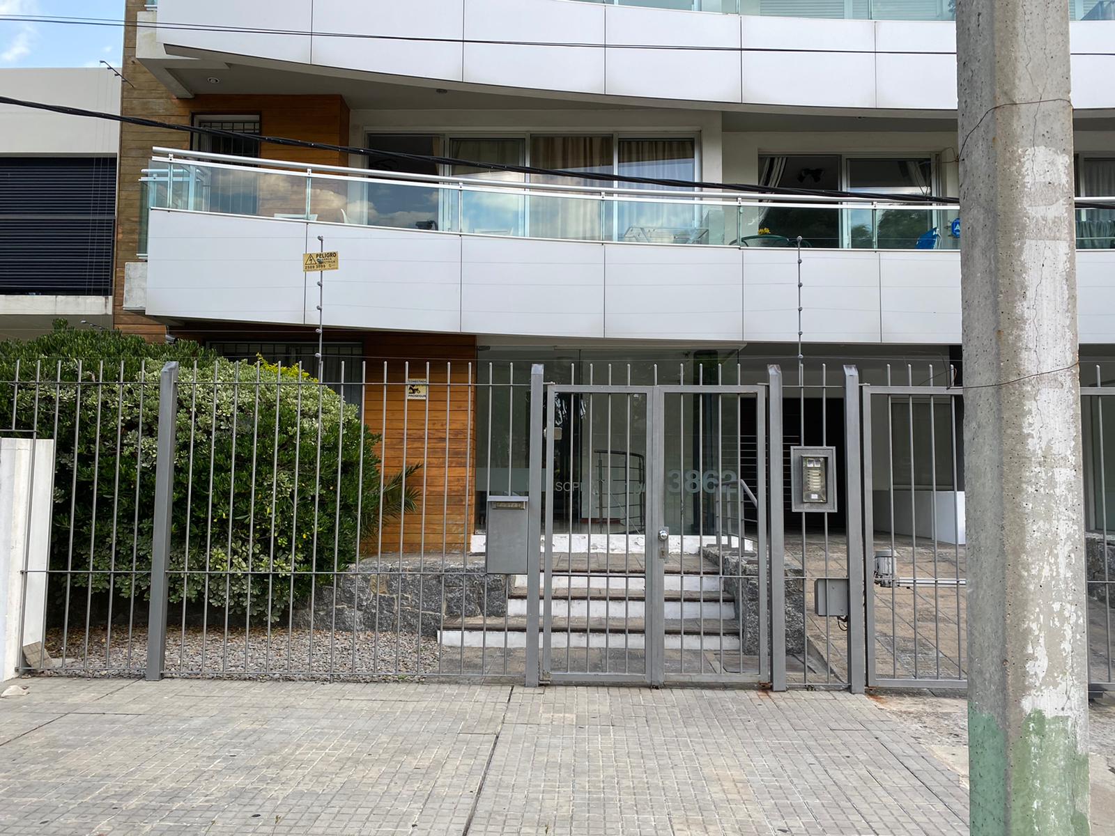 VENDO EXCELENTE APARTAMENTO BUCEO SEMI AMOBLADO-MUY ILUMINADO VENDO EXCELENTE APARTAMENTO BUCEO SEMI AMOBLADO-MUY ILUMINADO